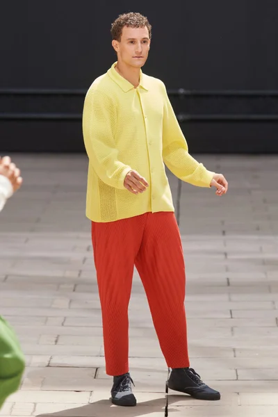 Look 24